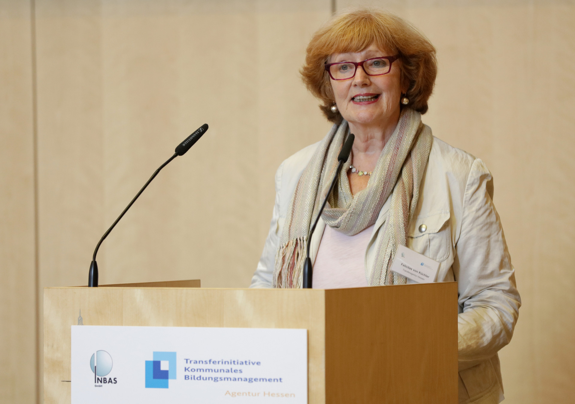 Die Projektleitung der Transferagentur Hessen Felicitas von Küchler (INBAS GmbH) eröffnet den Fachtag.