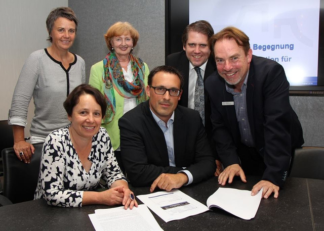 Projektleiterin Felicitas von Küchler (INBAS GmbH), SPD-Bundestagsabgeordneter Sören Bartol, Erster Kreisbeigeordneter Marian Zachow und Bildungskoordinator Rainer Flohrschütz; Foto: Manfred Schubert