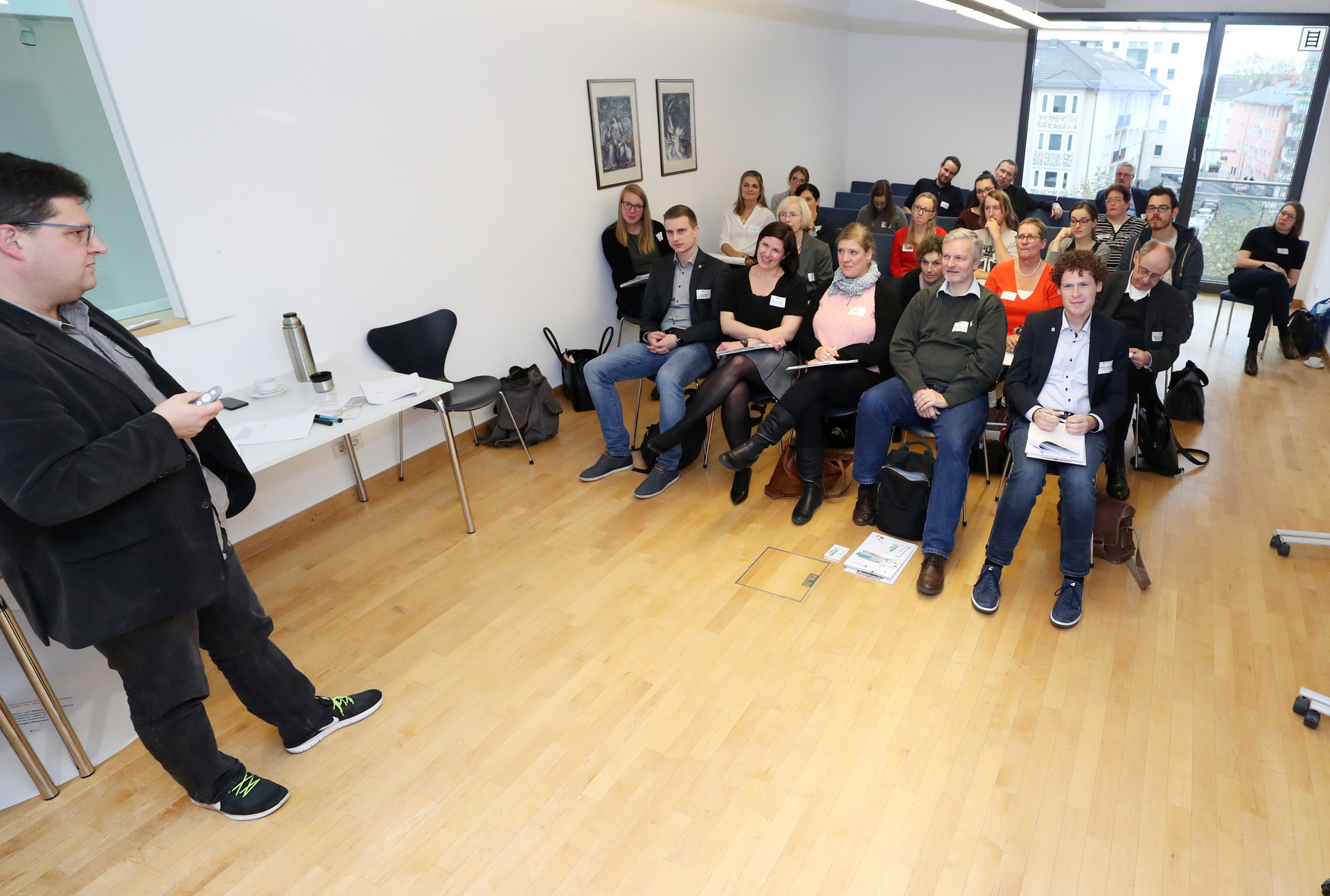 Gruppenbild mit Impuls aus dem zweiten Workshop am NachmittagImpuls LK FD