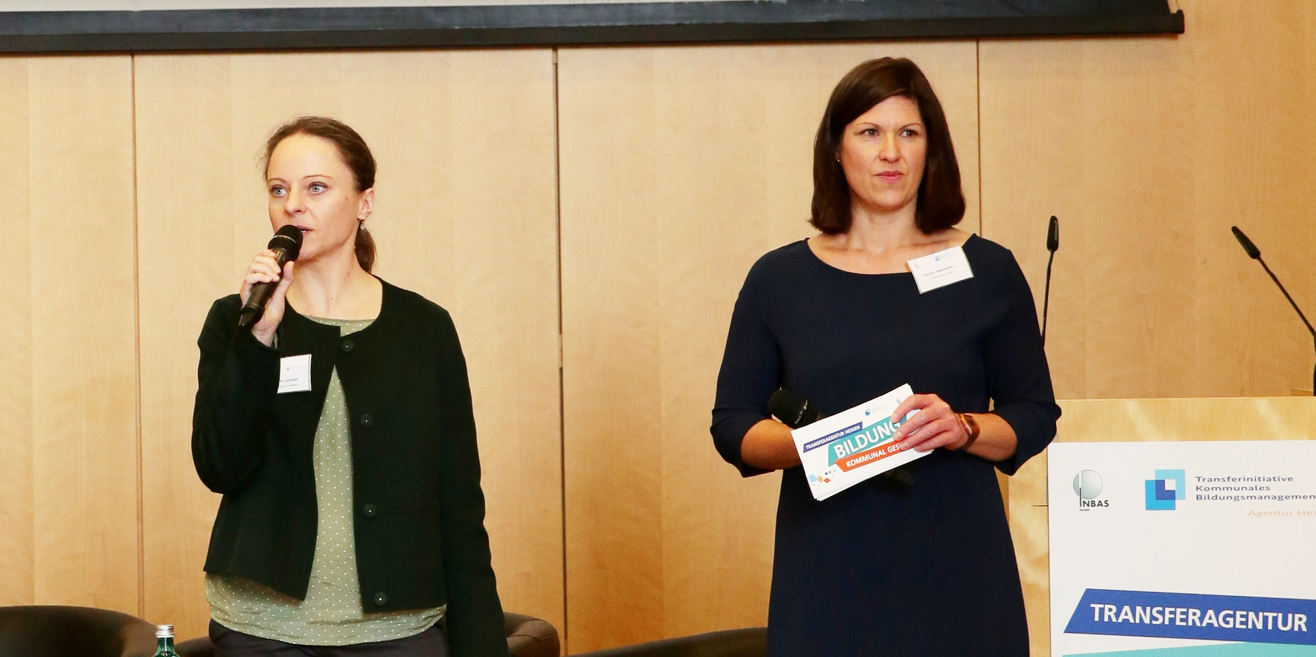 v.l.n.r.: Dr. Jutta Laukart (Bildungsbüro Potsdam) und Carolin Seelmann (INBAS GmbH)
