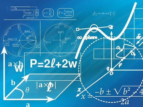 Geometrische und mathematische Formeln auf blauem Hintergrund