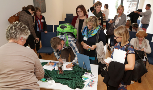 Teilnehmende bekunden ihr Interesse an weiteren Informationen aus Offenbach.
